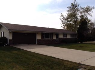 105 3rd St, Manhattan, IL 60442