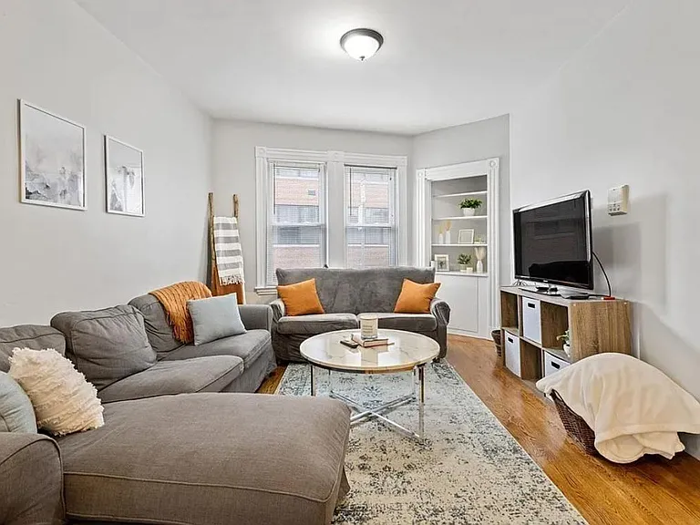 10 Crescent Ave #1 — Photo 4