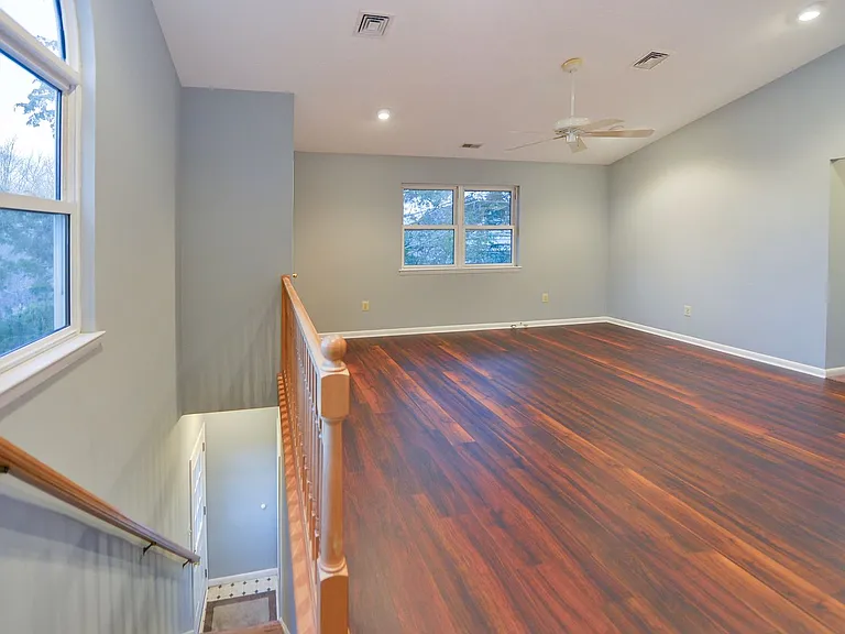 107 E Kings Hwy — Photo 7