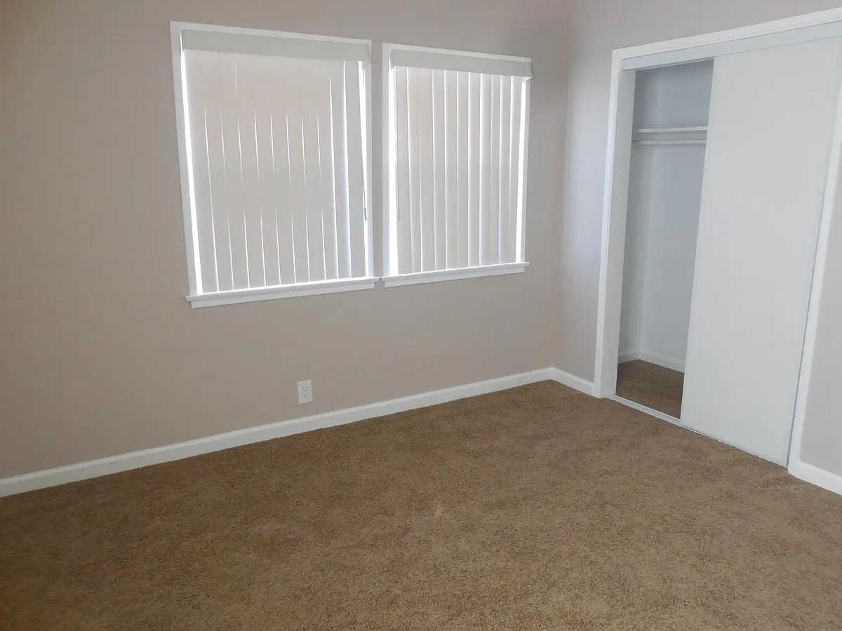master bedroom - 8101 Tapia Via Dr