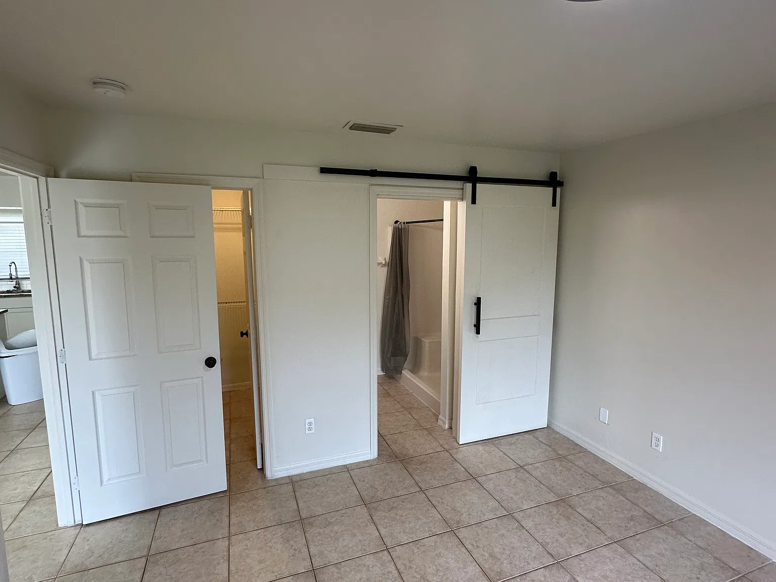 5027 Benton St — Photo 4