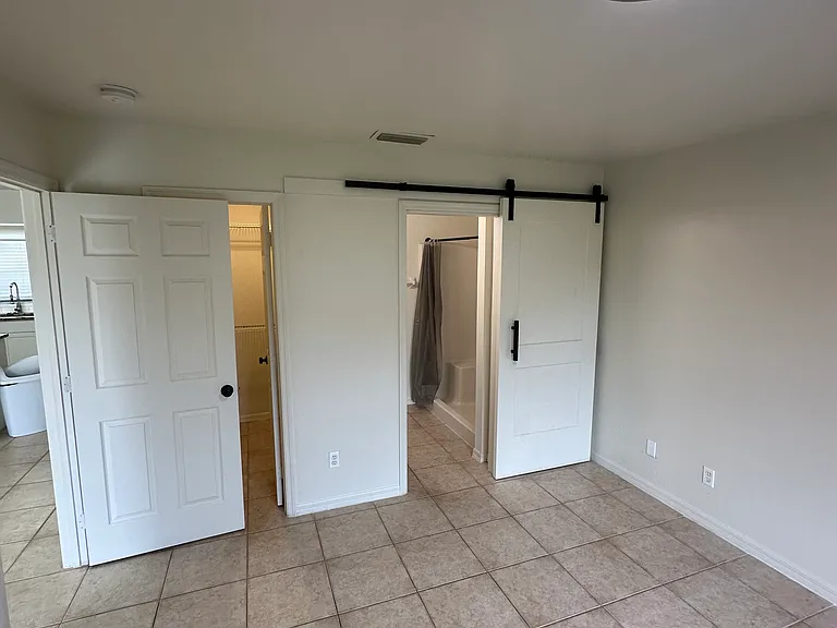 5027 Benton St — Photo 4
