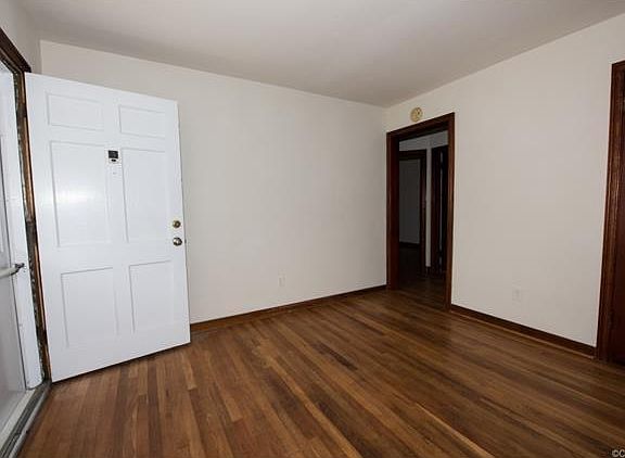 5th image of 801 Hill Top Dr
