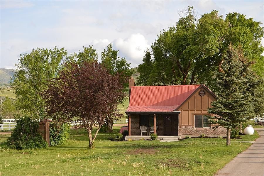 2nd image of 395 Hardscrabble Rd