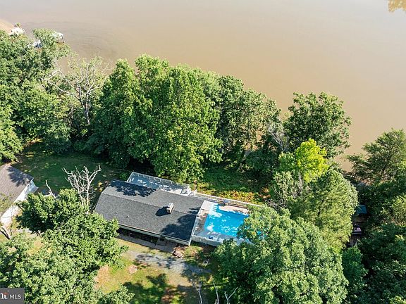 2nd image of 139 Knollwood Rd