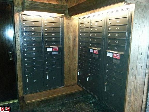3rd image of 532 N Rossmore Ave APT 102