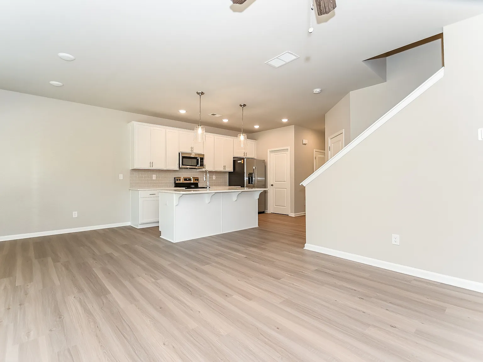 786 Calvin Park Dr, Ball Ground, GA — Photo 3