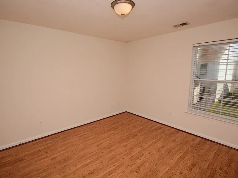 5062 Glen Canyon Dr — Photo 32