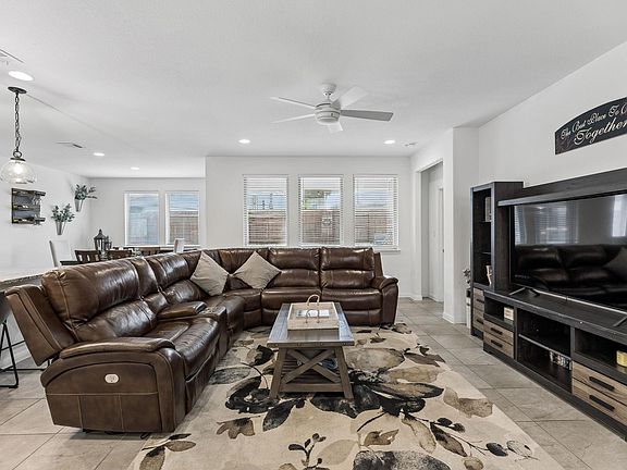 4th image of 425 Windom Way