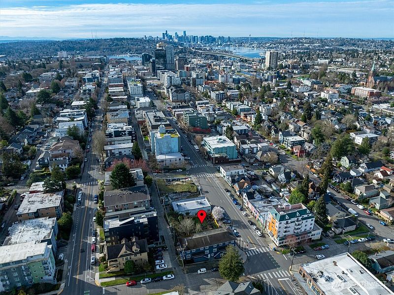 3rd image of 5520 University Way NE