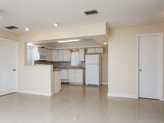 3rd image of 1030 SW 81st Ter