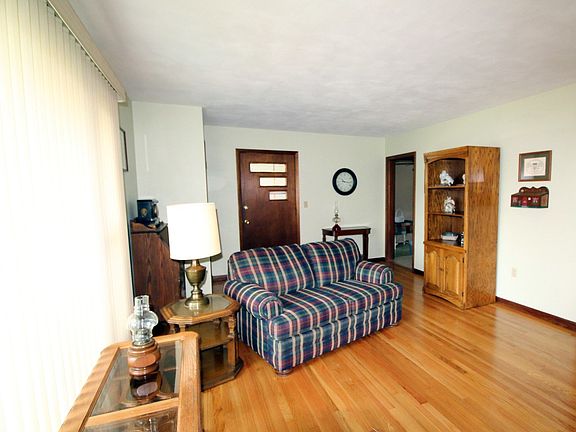 3rd image of 3427 Conklin Ct