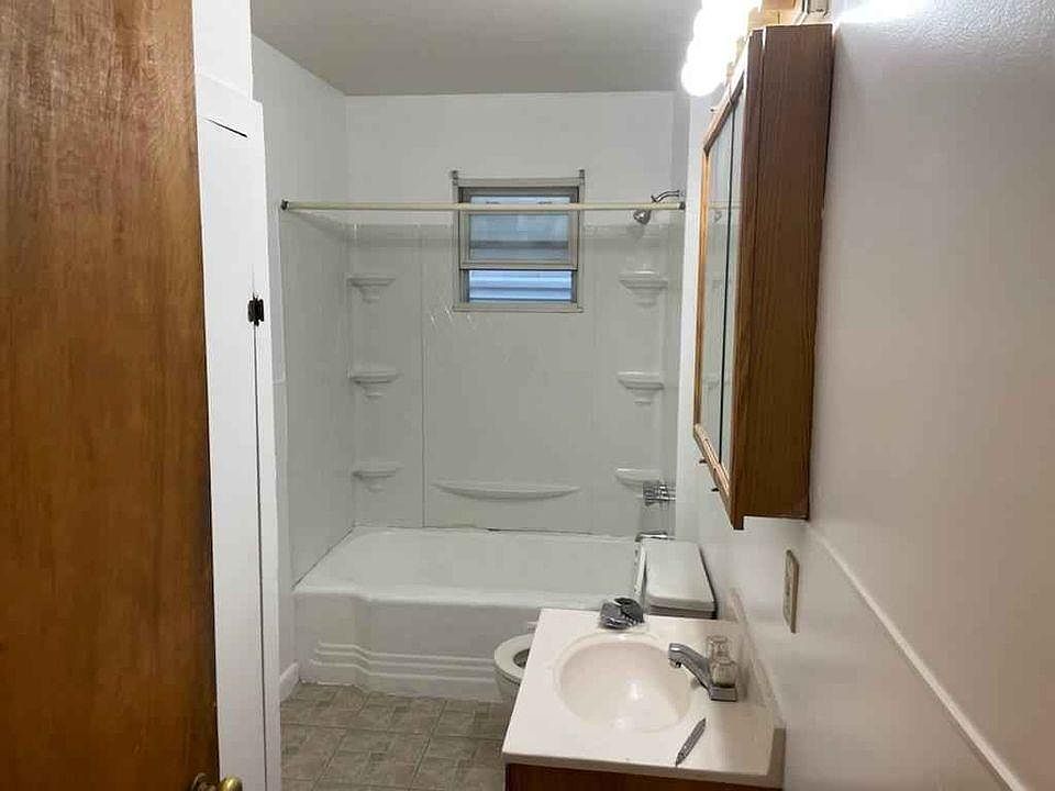 2nd image of 906 Willis Ave Floor 2