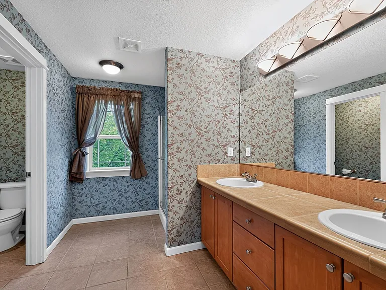 1756 SE Gerhard Dr — Photo 9