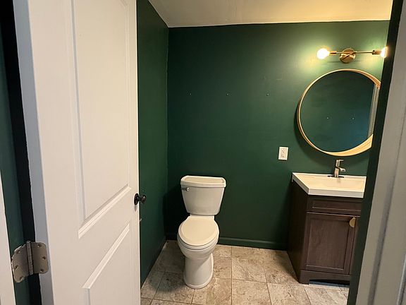 3rd image of 295 Kittredge St #R