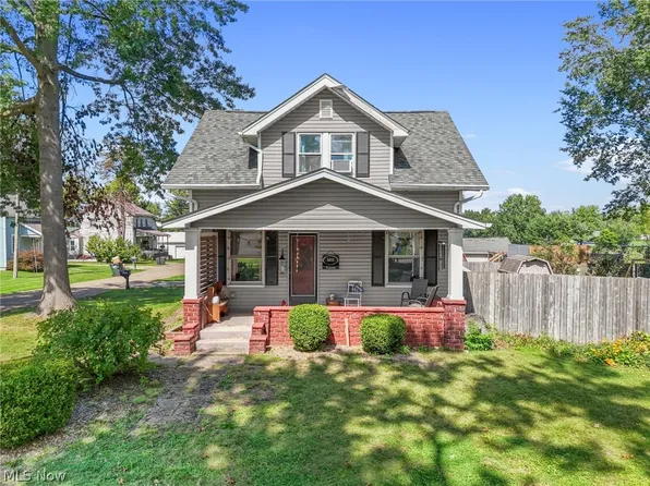 3051 Perrydale St NW, Uniontown, OH 44685