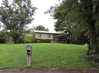 3719 Greenfield Cir, Maryville, TN 37804