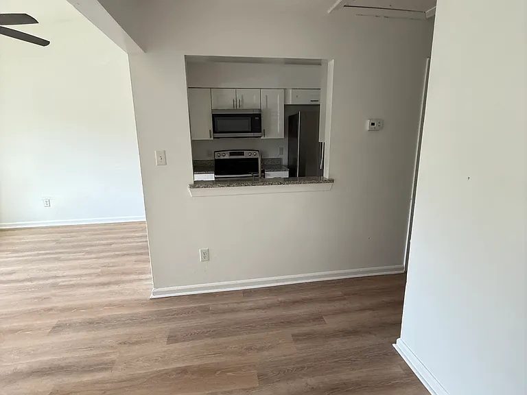 3916 Buchanan Dr — Photo 2
