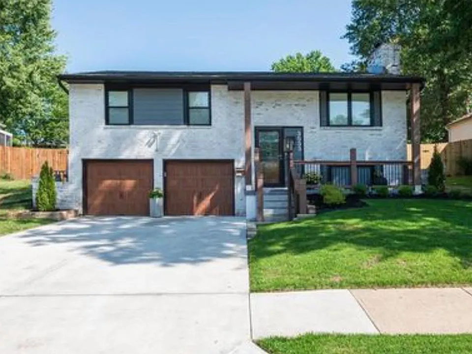 3533 S Debra St