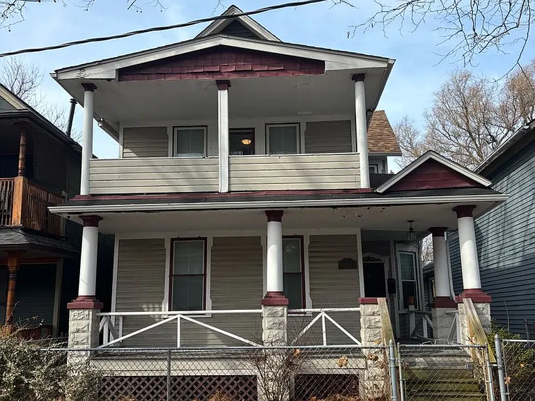 4200 Whitman AVE — Photo 1