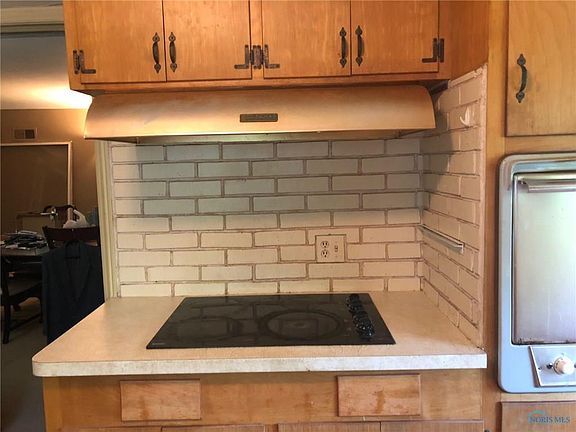 3rd image of 1718 N Cove Blvd