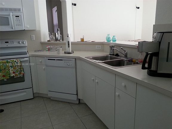 5th image of 11050 NW 86th Ter