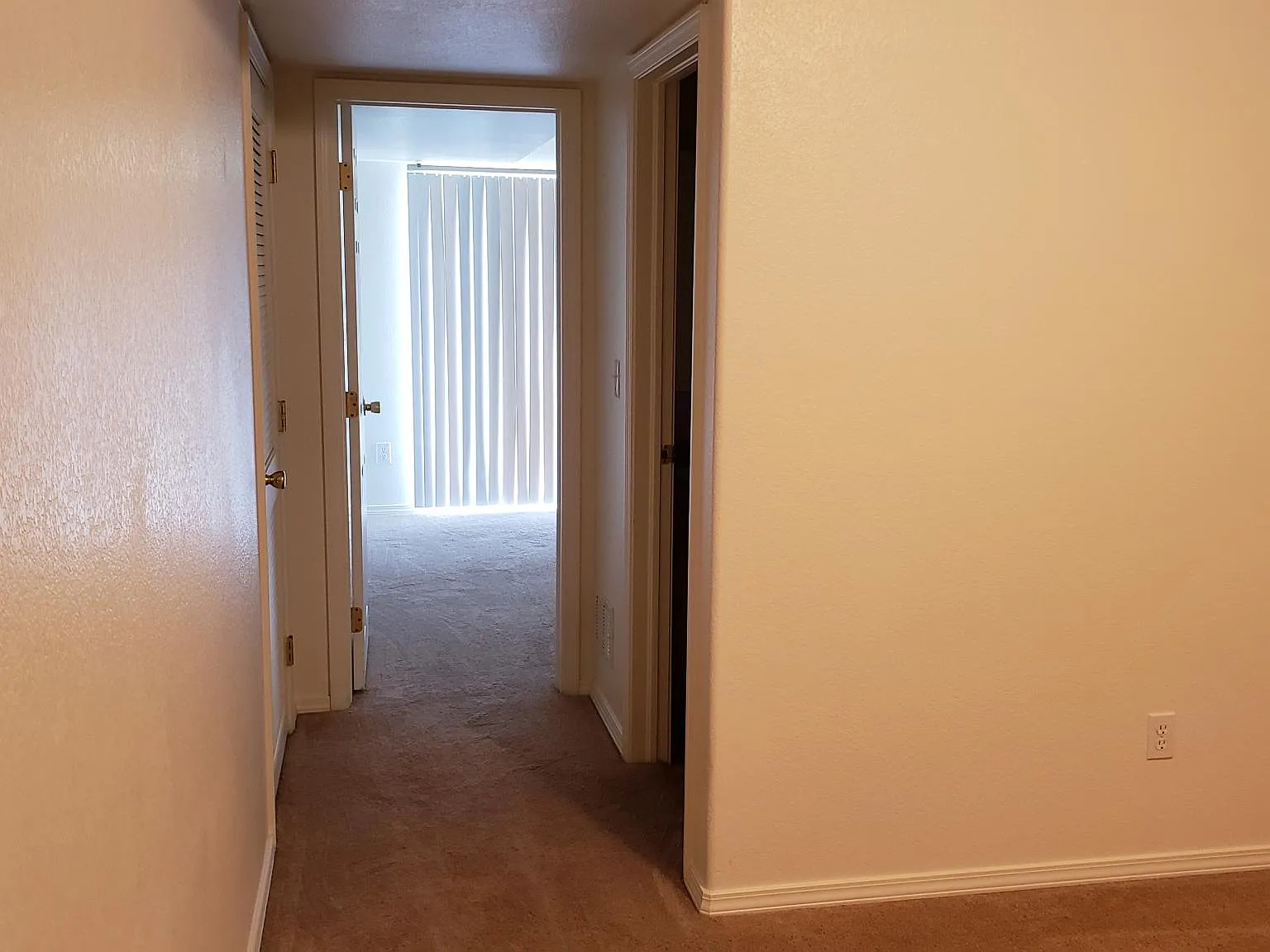 3 bed, 1800 sqft, $1,850 — Photo 2