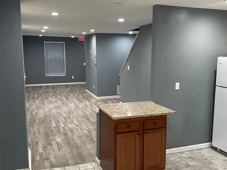 2133 W Mulberry St — Photo 18