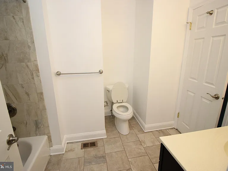 29 Van Horn Pl — Photo 15
