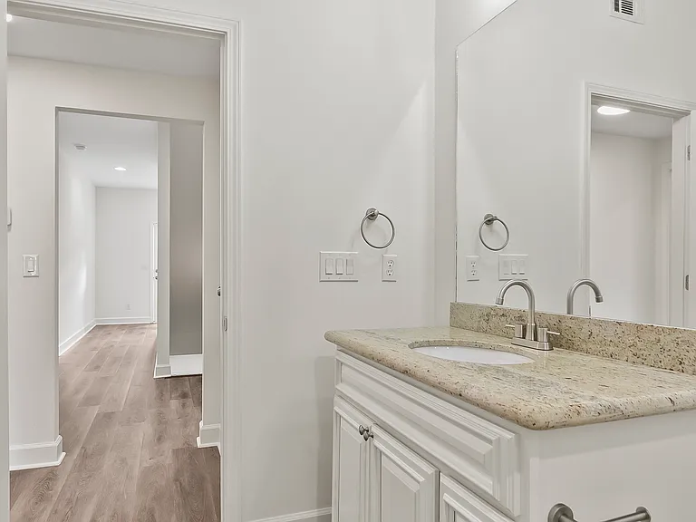430-474 Wesley Pl — Photo 17