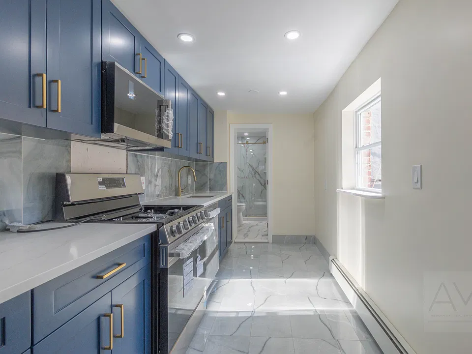 115 Smith St #1