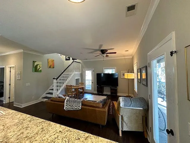7 Garfields Way — Photo 15