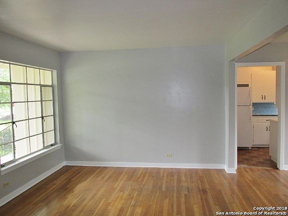 3rd image of 425 Bryn Mawr Dr