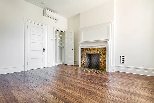 Rented by Dixon Advisory USA Inc. | media 23