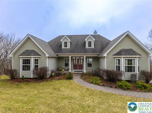 1231 Sky High Ter, Effort, PA 18330