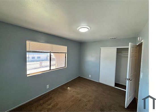 4th image of 4843 Columbia Way