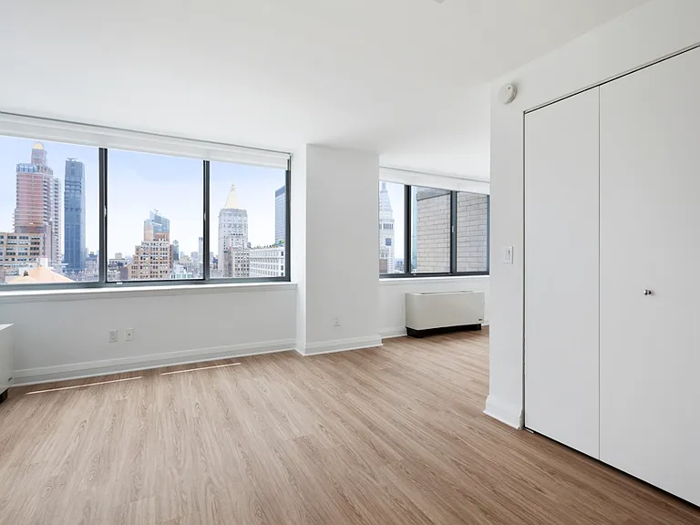 800 6th Ave #16H — Photo 4