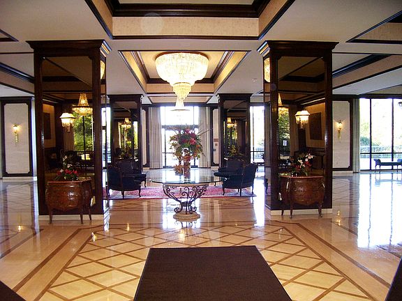 Promenade Lobby