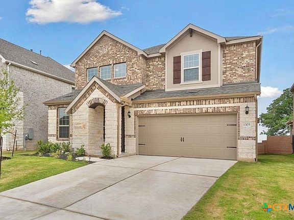2nd image of 1305 Crescent Ln