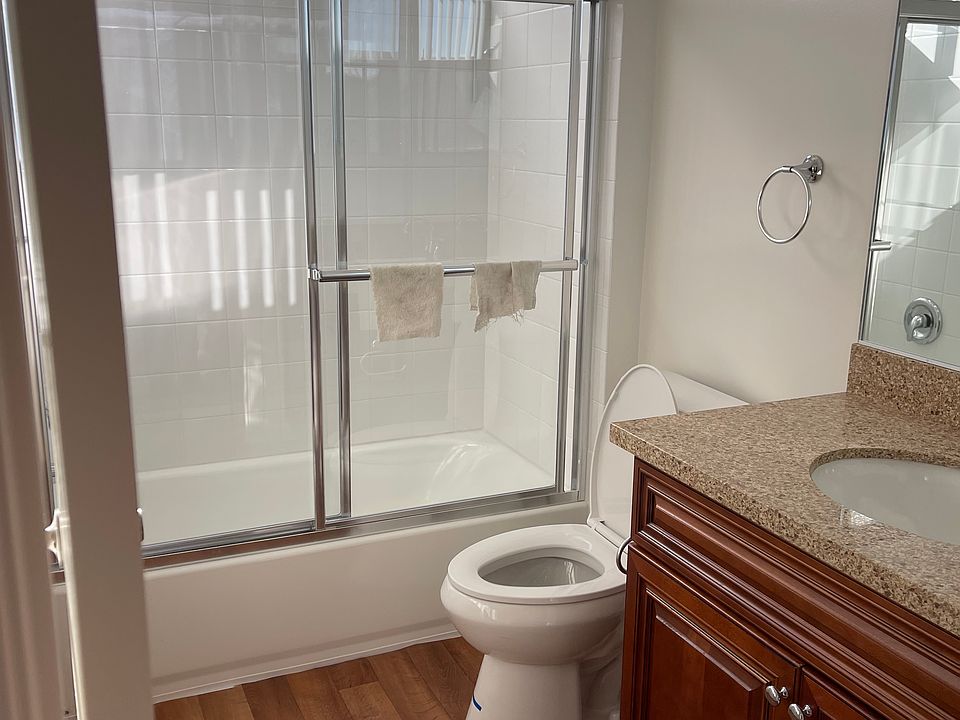 2nd image of 1310 N Detroit St APT 303
