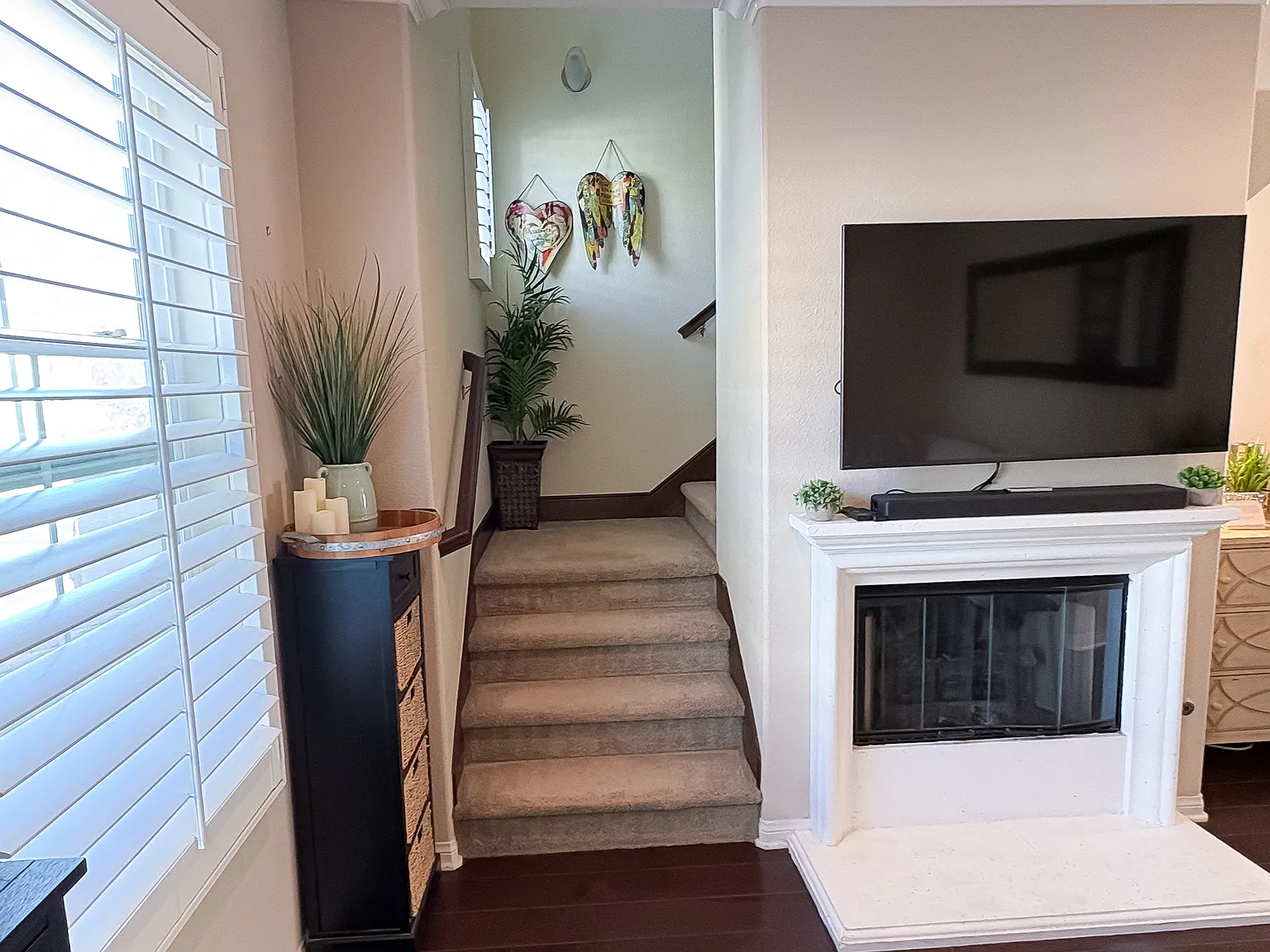 3 bed, 2.5 bath, 1389 sqft, $4,250 — Photo 2