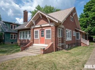 708 Main St, Henry, IL 61537