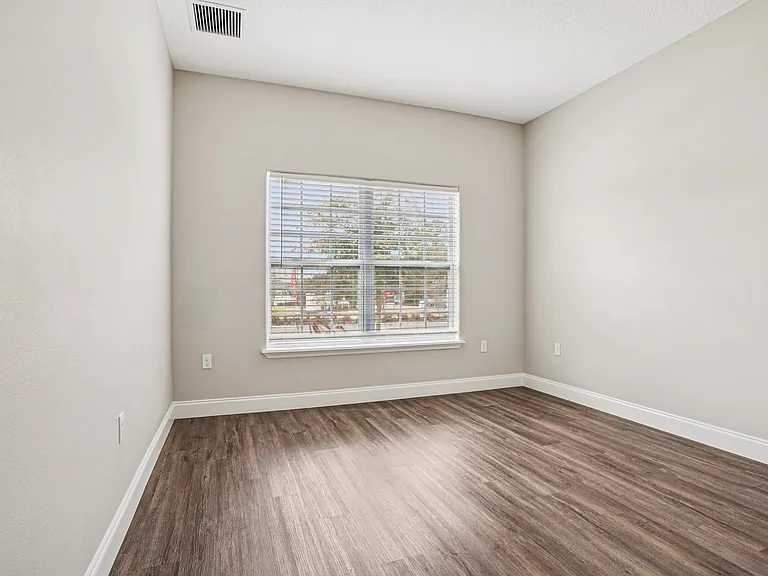 Eleven Oaks — Photo 82