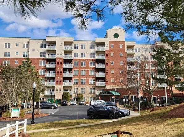 36 Village Rd APT 310, Middleton, MA 01949