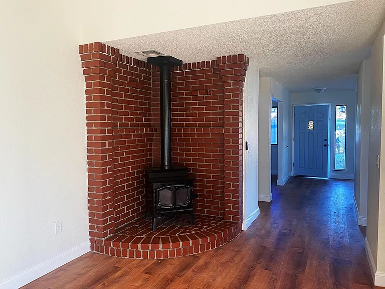 1589 Wisconsin Ave — Photo 1