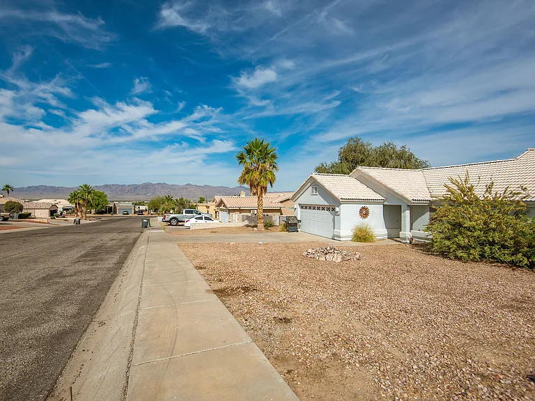 2195 E Emerald River Way — Photo 4