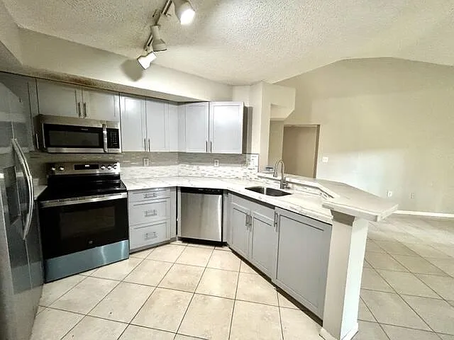 741 N Pine Island Rd #303 — Photo 8