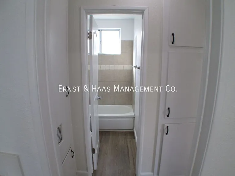 230 E Hullett St #1 — Photo 17