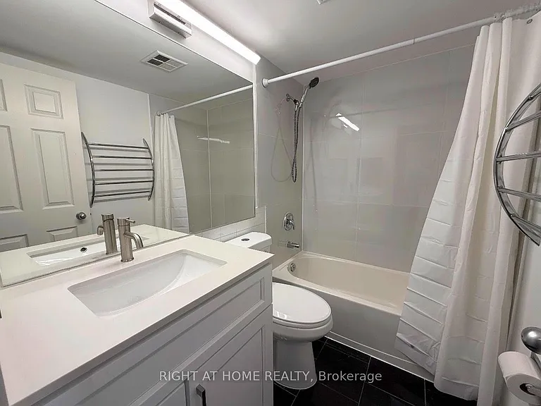 99 Harbour Sq #2205 — Photo 9