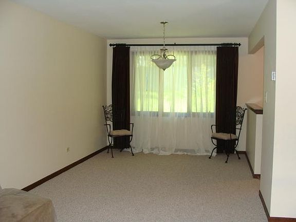 5th image of 2804 Hillside Dr